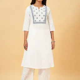 Rangmanch by Pantaloons White Embroidered Straight Kurta-picture-24