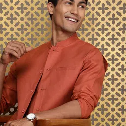 House of Pataudi Men Jashn Kurta & Trousers With Nehru Jacket-image-51