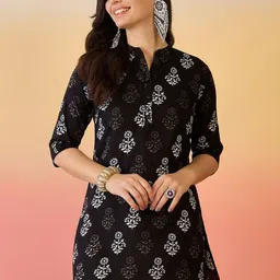 Sangria Women Floral Printed Pure Cotton Mandarin Collar Top-image-88