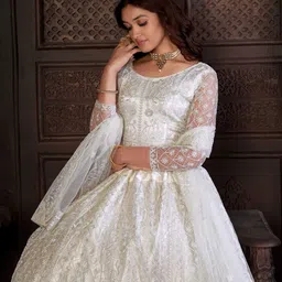 Warthy Ent Embroidered Thread Work Semi-Stitched Lehenga & Unstitched Blouse With Dupatta image 2