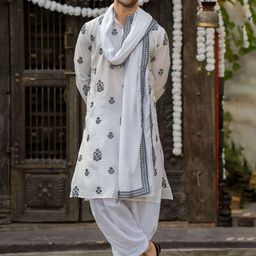 Shasak Floral Embroidered Thread Work Mandarin Collar Sequinned Straight Kurta-image-56
