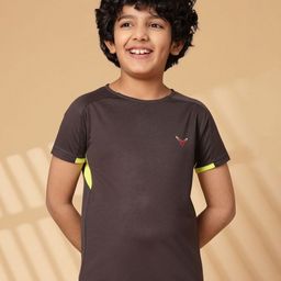 Invincible Boys Pockets T-shirt-image-24