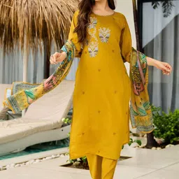 KAYOMMI Women Floral Embroidered Beads and Stones Kurta with Trousers & Dupatta-picture-4