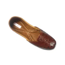 Ta Chic Women Textured Ethnic Mojaris Flats-picture-45