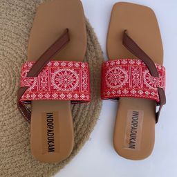 Indopadukam Women One Toe Flats-image-7