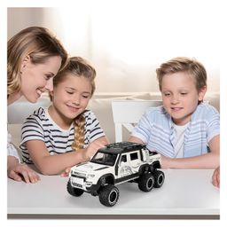 Magicwand Die-Cast Random Color 6 Tyre Off-Road 1:24 Scale 2024 Defender Guards Large with 6 Openable Doors,Lights & Music Pack of 1 image 2