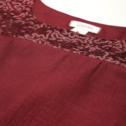 Qurvii Sequinned A-Line Midi Dress image 2