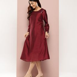 Qurvii Sequinned A-Line Midi Dress image 3