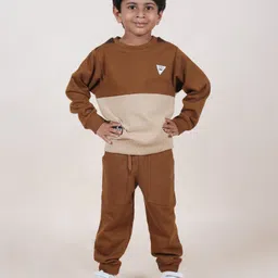 Kiddopanti Fleece Full Sleeves Patch Detailed Cut & Sew Sweatshirt With Solid Joggers Set - Brown & Beige-picture-26