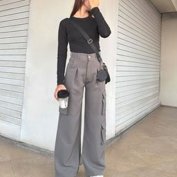 HIGH BUY Women Relaxed High-Rise Pleated Cargos-image-96