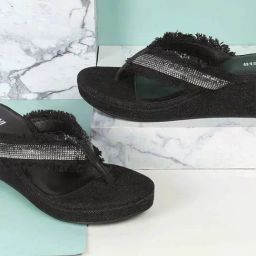 Mochi Women's Black Thong Wedges-image-10