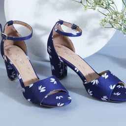 Metro Printed Block Peep Toes-13