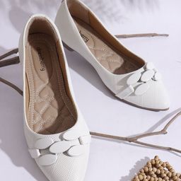 DressBerry Women Textured Mojaris Flats-image-46