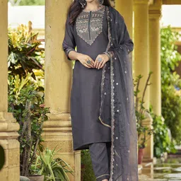 SKYLEE Women Floral Embroidered Kurta with Trousers & Dupatta-30