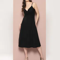 Qurvii Wrap Midi Dress-image-25