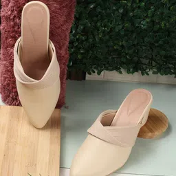 sneakers villa Synthetic Leather Solid Block Heel Mules-40