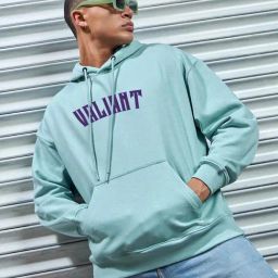 Bewakoof Men Green Fleece Relaxed Fit Graphic Sweatshirt-image-78