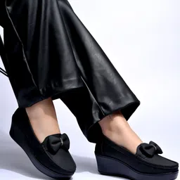 Shoetopia Bow Applique Detailed Slip On Loafers - Black-picture-20
