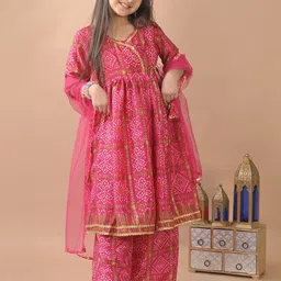 Here&Now X Kinder Kids Girls Bandhani Printed Angrakha Gotta Patti Kurti with Palazzos & With Dupatta-picture-18