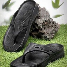 BERSACHE Self Design Thong Flip-Flops image 1
