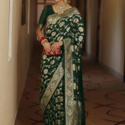Satrani Green Silk Blend Woven Saree With Unstitched Blouse-image-83