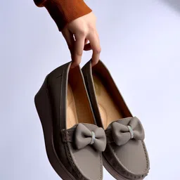 Shoetopia Bow Applique Detailed Slip On Loafers - Grey-picture-16