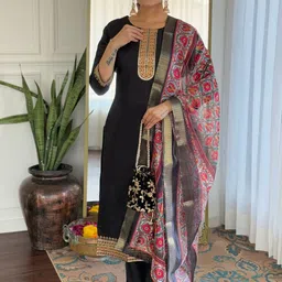 HERE&NOW Women Ethnic Motifs Embroidered Regular Kurta Set-picture-8