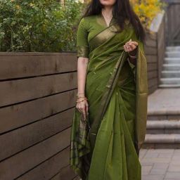 Satrani Green Silk Blend Woven Saree With Unstitched Blouse-picture-19