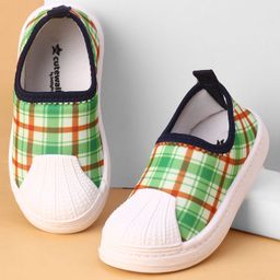 Cute Walk by Babyhug Slip On Casual Shoes with Checks - Green-image-41