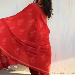 Chidiyaa Red Block Printed Cotton Mulmul Saree - Butterfly Girls image 5