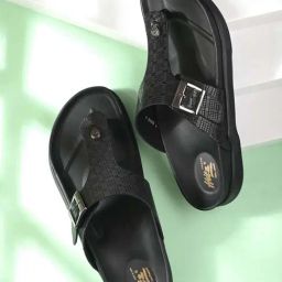 Hitz Men's Black T-Strap Sandals-image-68