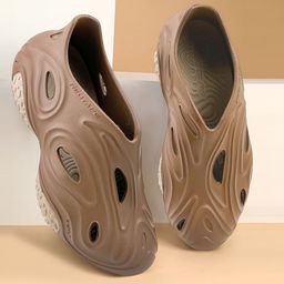 Red Tape Men Self Design Comfort Clogs-picture-10