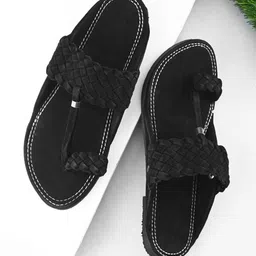 Apratim Men Textured One Toe Flats-40