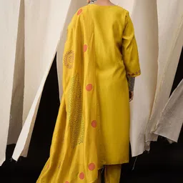 Anouk Geometric Printed Notch Neck Straight Kurta With Trousers & Dupatta image 3