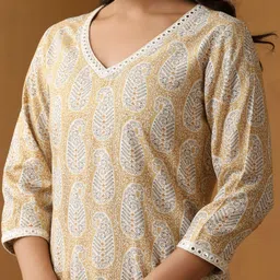 Khushal K Printed V-Neck Pure Cotton Tunic & Trousers-picture-2