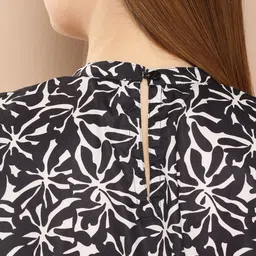 her by invictus Abstract Printed Top image 4