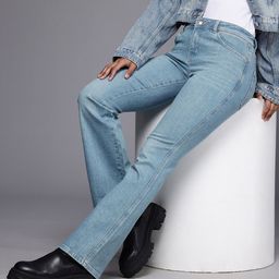 NEXT Women Flared Low-Rise Light Fade Stretchable Jeans-image-67