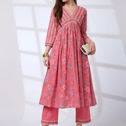 Globus V-Neck Floral Print Pleated Alia Cut A-Line Kurta With Pants Workwear Set-picture-10