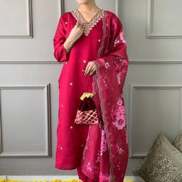 DIVASTRI Women Floral Embroidered Kurta with Trousers & Dupatta-picture-6