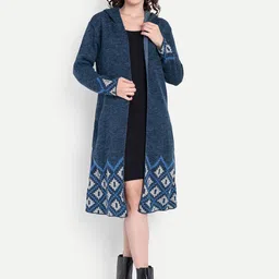 HAUTEMODA Geometric Hooded Woollen Shrug-picture-44