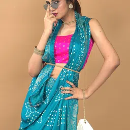 HELLA FASHIONS Bandhani Zari Poly Crepe Saree-image-53