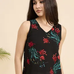 Mast & Harbour Floral Print Georgette Crop Top-picture-27