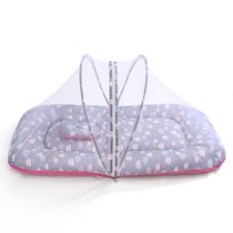 Babyhug 100% Cotton Bedding Set with Mosquito Net Cloud Rainbow Print - Grey image 4