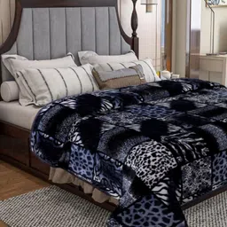 Changers Black & White Heavy Winter 550 GSM Double Bed Blanket-picture-2