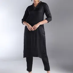 House Of Dharaa Women Ethnic Motifs Embroidered Regular Chanderi Silk Kurta with Trousers-27