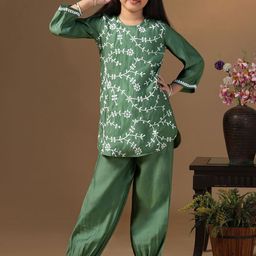 FASHION DREAM Girls Floral Embroidered Regular Thread Work Kurta with Trousers-image-63