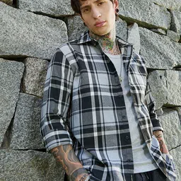 Campus Sutra Men Classic Opaque Checked Casual Shirt-picture-24