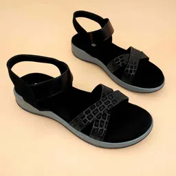 Ozuri Textured Open Toe Flatform Heels image 5