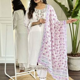 Storebrite Women Floral Embroidered Regular Thread Work Kurta with Trousers & Dupatta-image-28