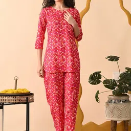 Dreambe Women Abstract Printed Pure Cotton Night suit-image-36